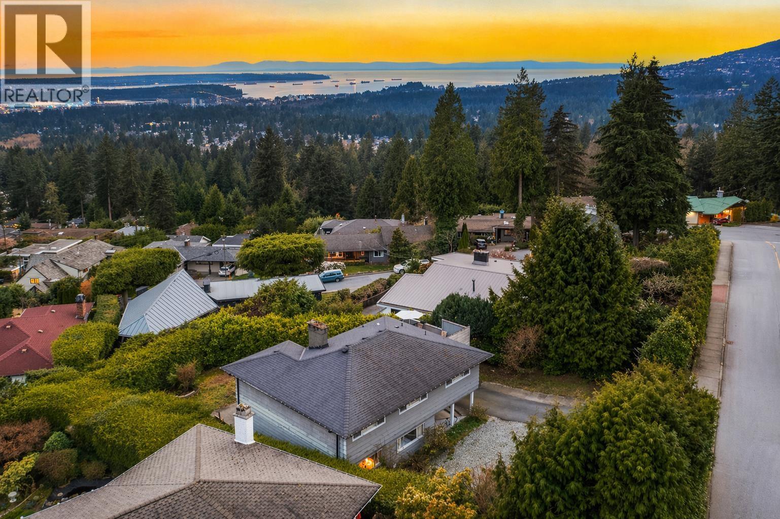 403 Newdale Court, North Vancouver, British Columbia  V7N 3H3 - Photo 31 - R3114652