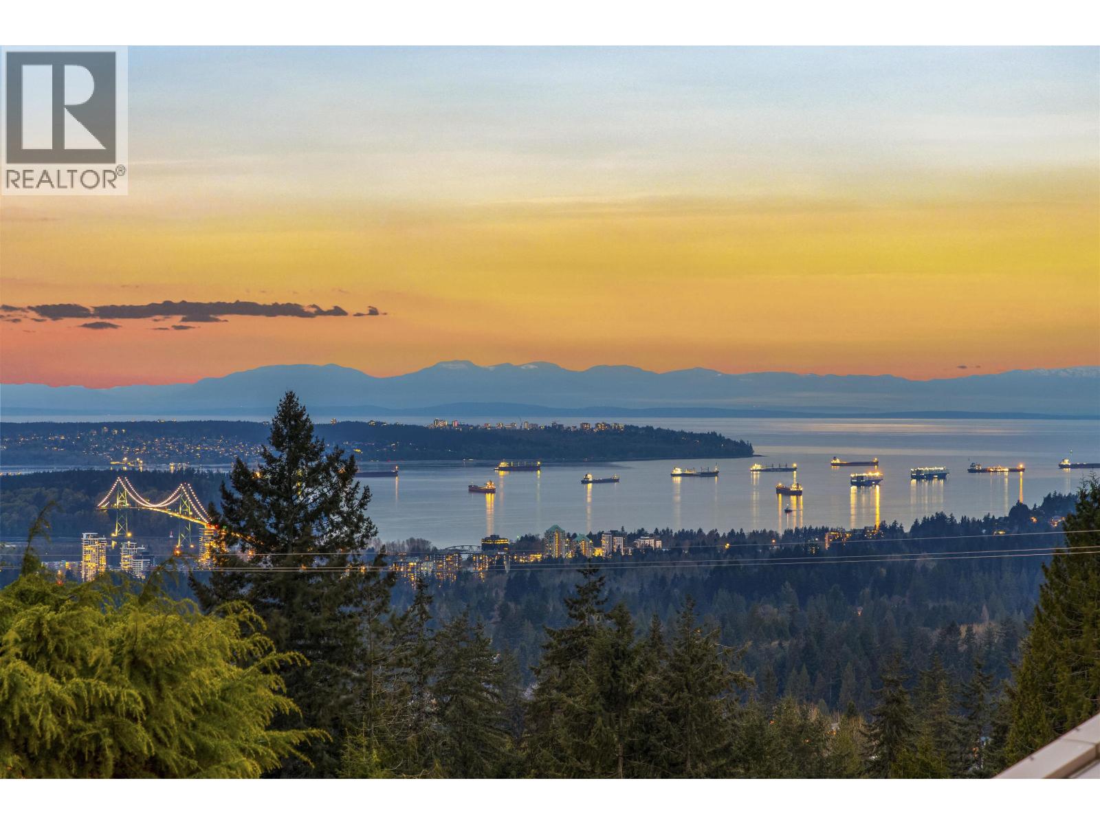 403 Newdale Court, North Vancouver, British Columbia  V7N 3H3 - Photo 4 - R3114652