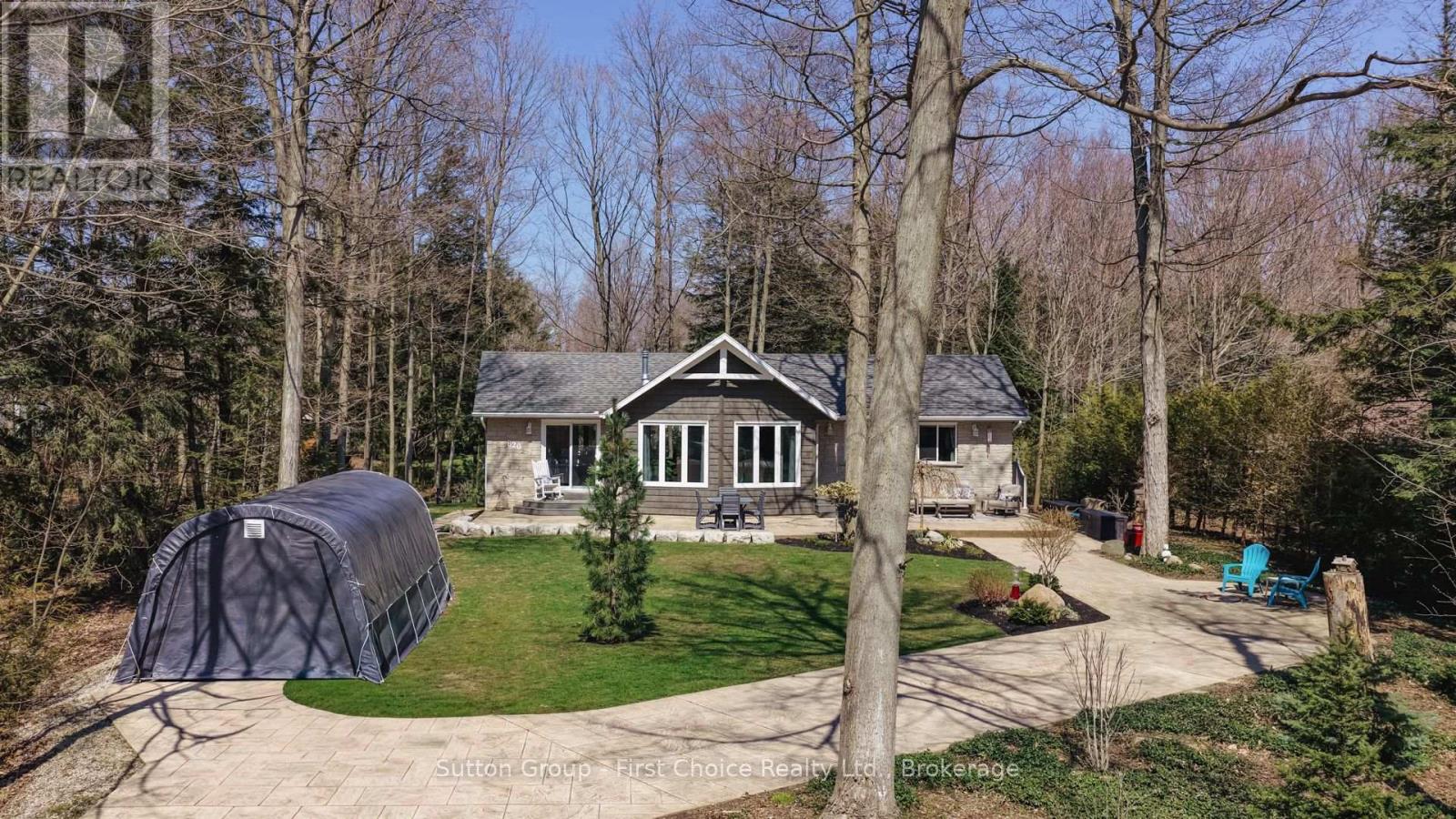 820 Wilson Avenue, Huron-Kinloss, Ontario  N0G 2R0 - Photo 2 - X13031712