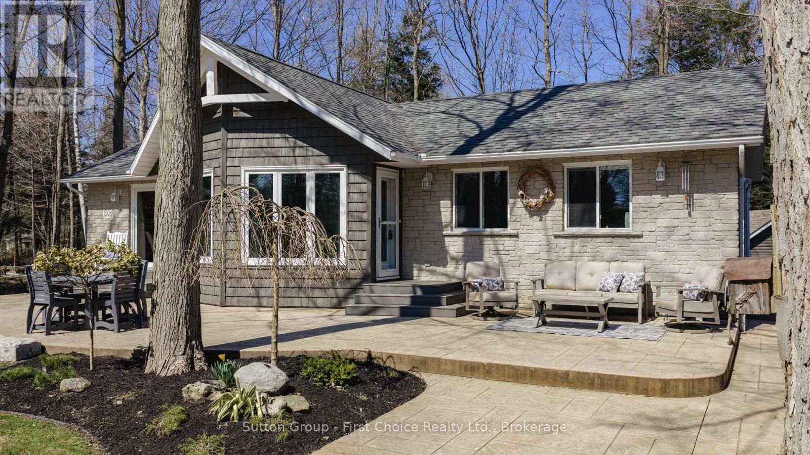 820 Wilson Avenue, Huron-Kinloss, Ontario  N0G 2R0 - Photo 3 - X13031712