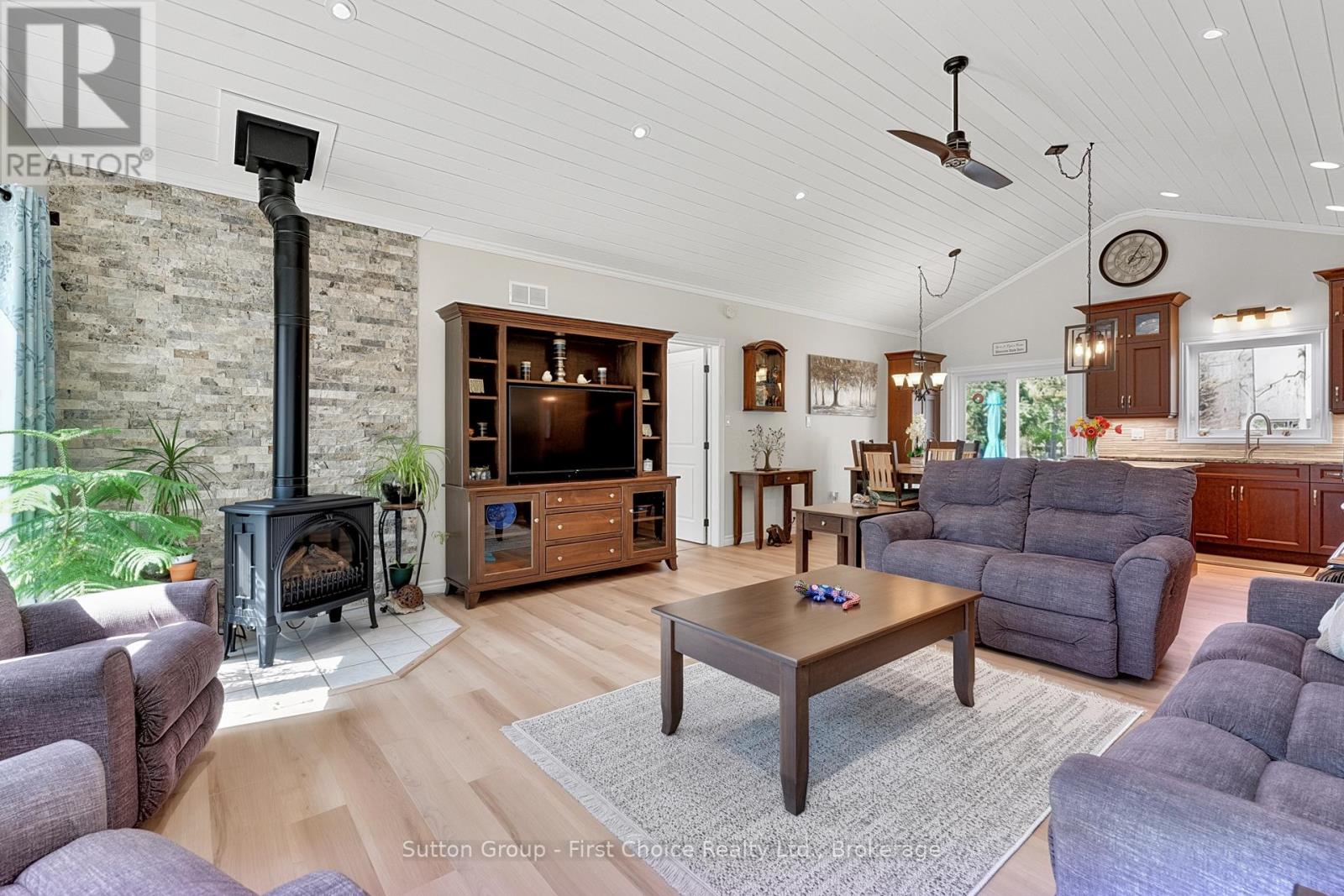 820 Wilson Avenue, Huron-Kinloss, Ontario  N0G 2R0 - Photo 8 - X13031712