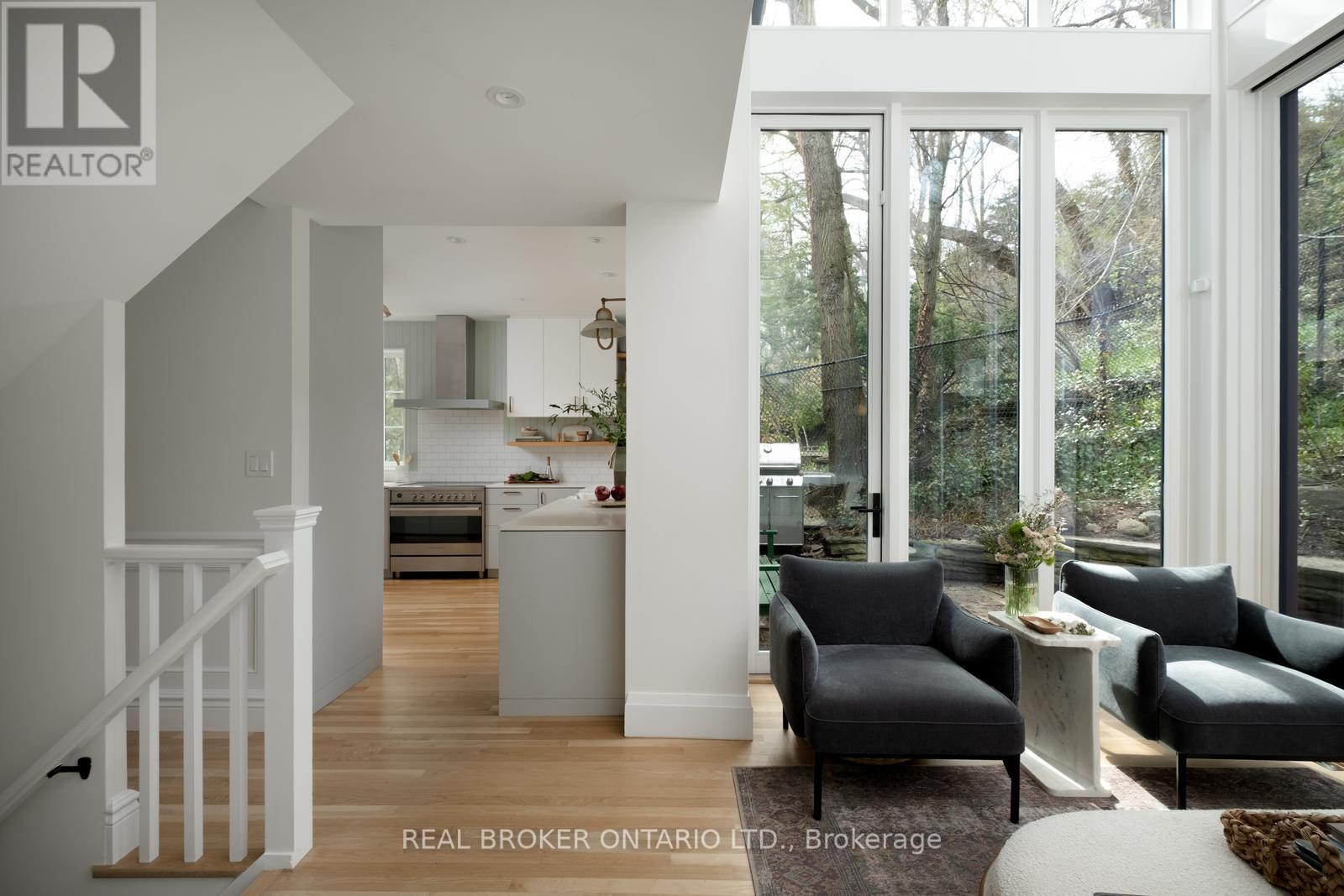 50 Poplar Plains Crescent, Toronto, Ontario  M4V 1E8 - Photo 11 - C13031686