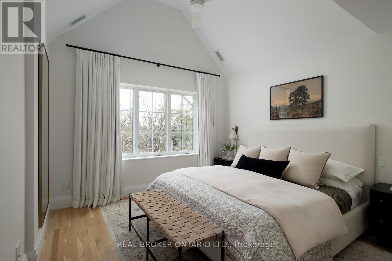 50 Poplar Plains Crescent, Toronto, Ontario  M4V 1E8 - Photo 19 - C13031686