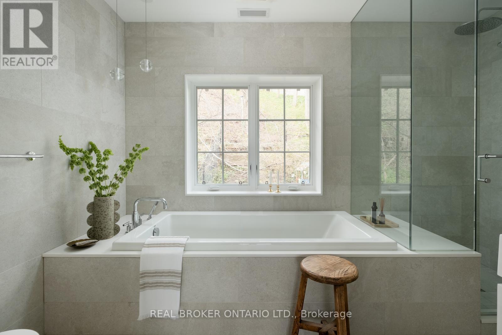 50 Poplar Plains Crescent, Toronto, Ontario  M4V 1E8 - Photo 24 - C13031686