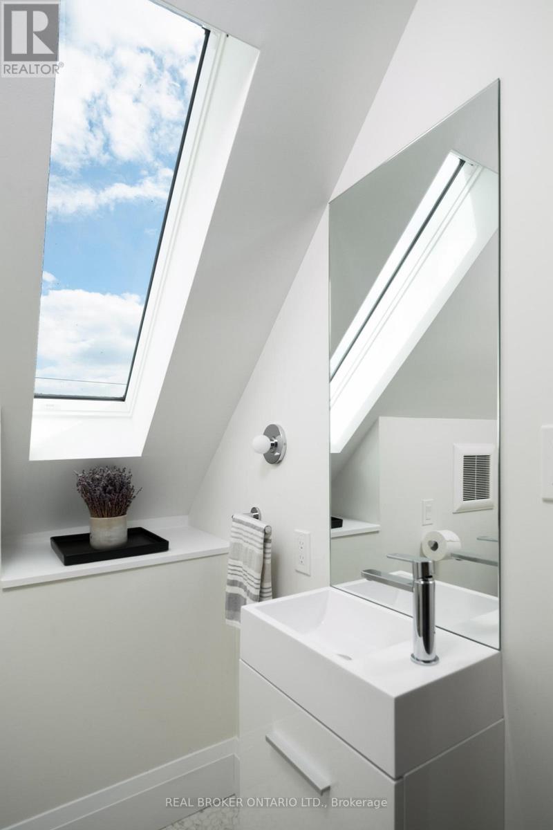 50 Poplar Plains Crescent, Toronto, Ontario  M4V 1E8 - Photo 37 - C13031686