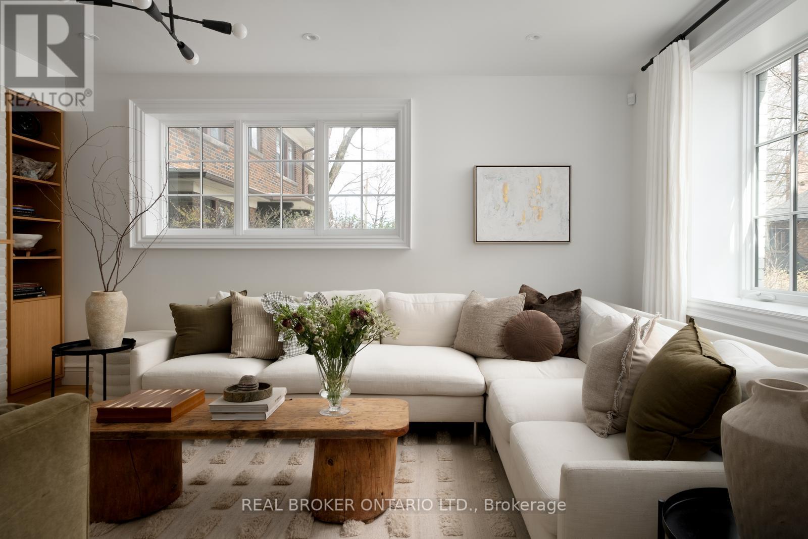 50 Poplar Plains Crescent, Toronto, Ontario  M4V 1E8 - Photo 7 - C13031686