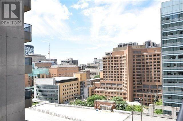 1409 - 770 Bay Street, Toronto, Ontario  M5G 0A6 - Photo 4 - C13031724