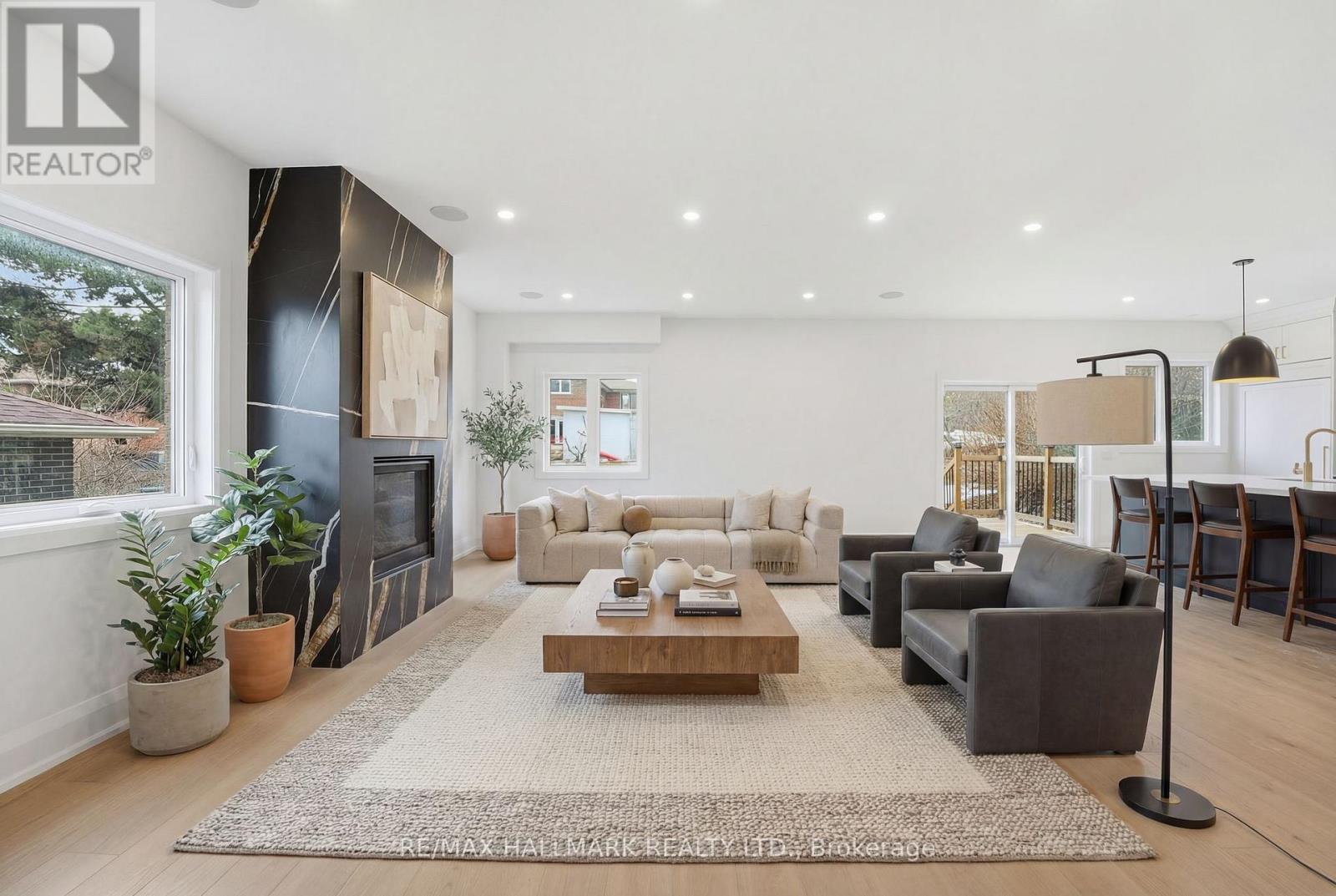 49 GREENDOWNS DRIVE, Toronto, Ontario