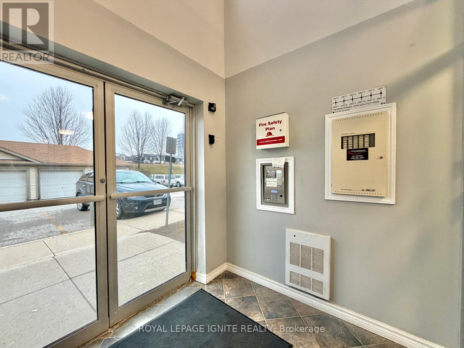 304 - 128 Aspen Springs Drive, Clarington, Ontario  L1C 0G9 - Photo 13 - E13031698