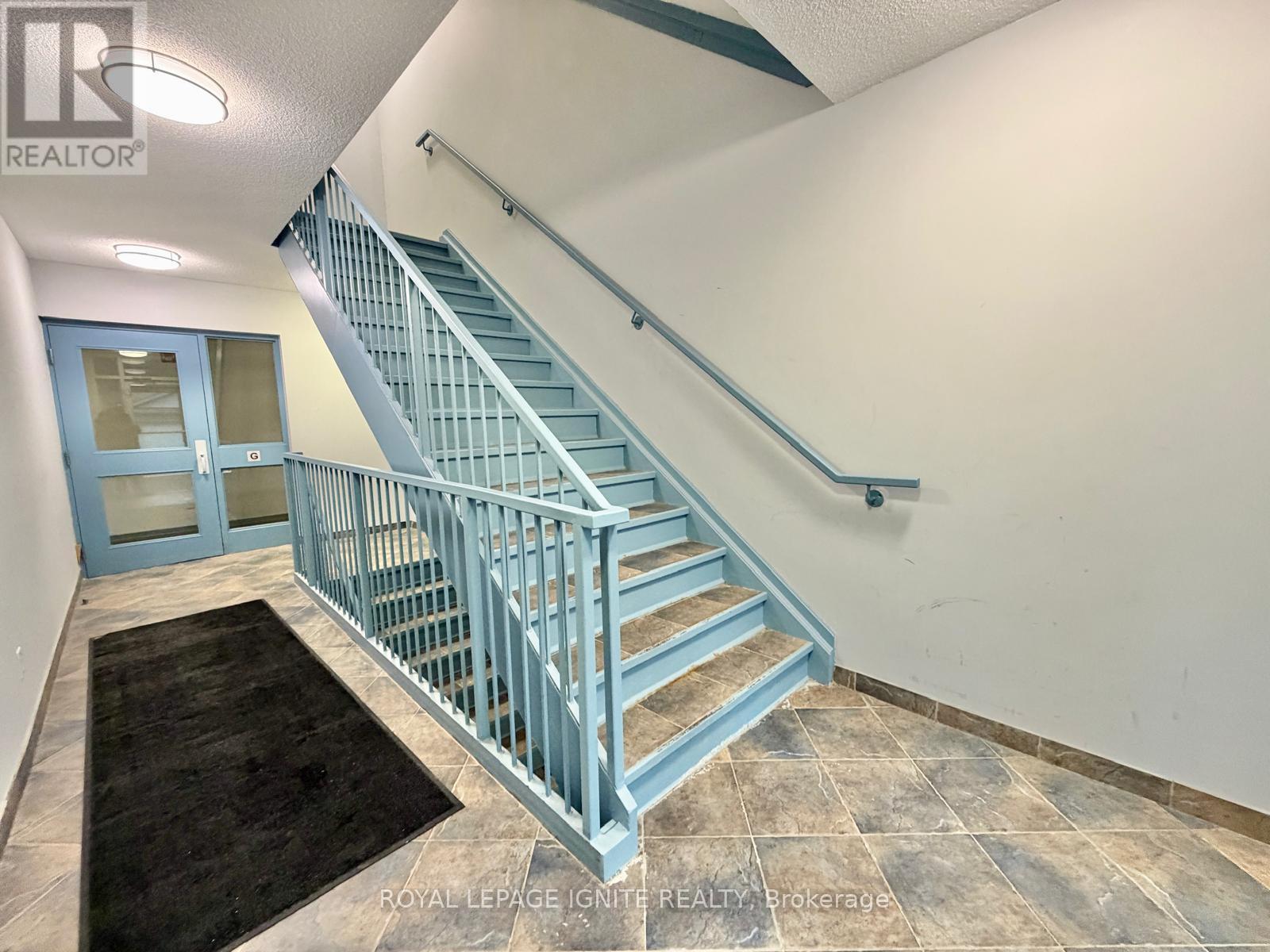 304 - 128 Aspen Springs Drive, Clarington, Ontario  L1C 0G9 - Photo 2 - E13031698