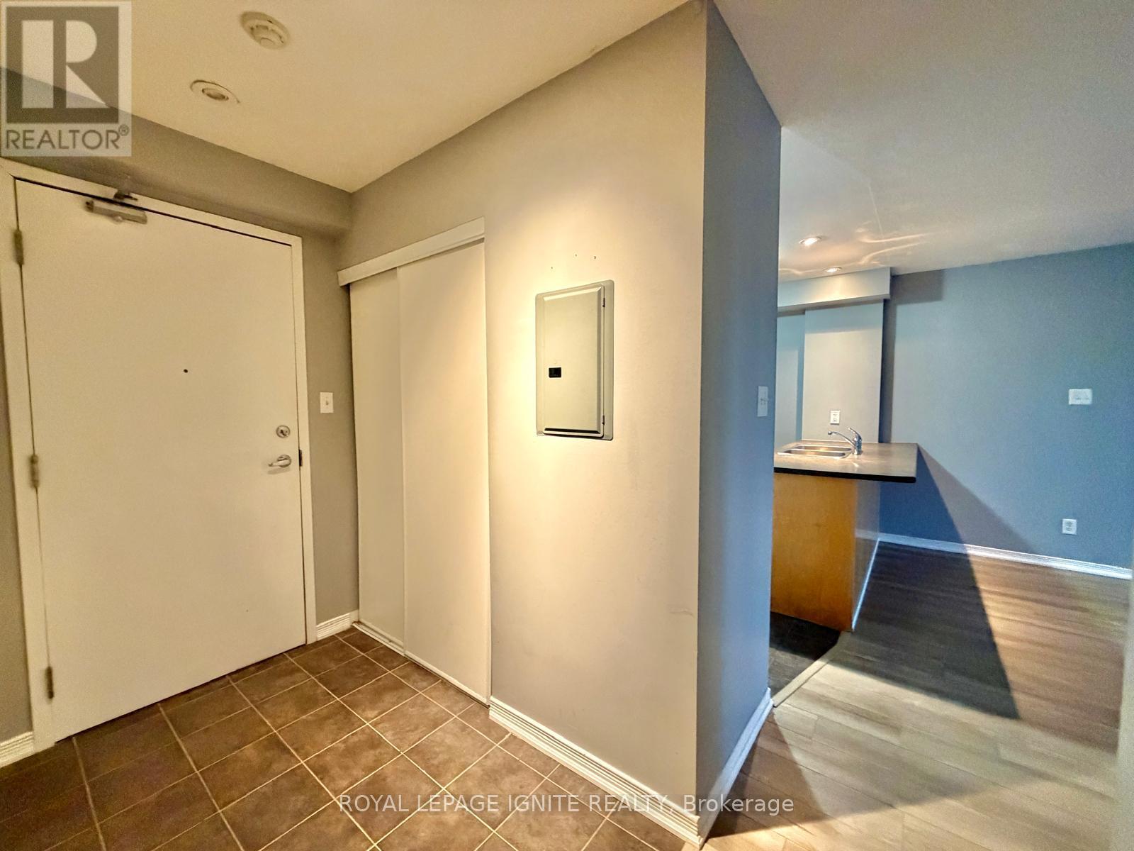 304 - 128 Aspen Springs Drive, Clarington, Ontario  L1C 0G9 - Photo 5 - E13031698