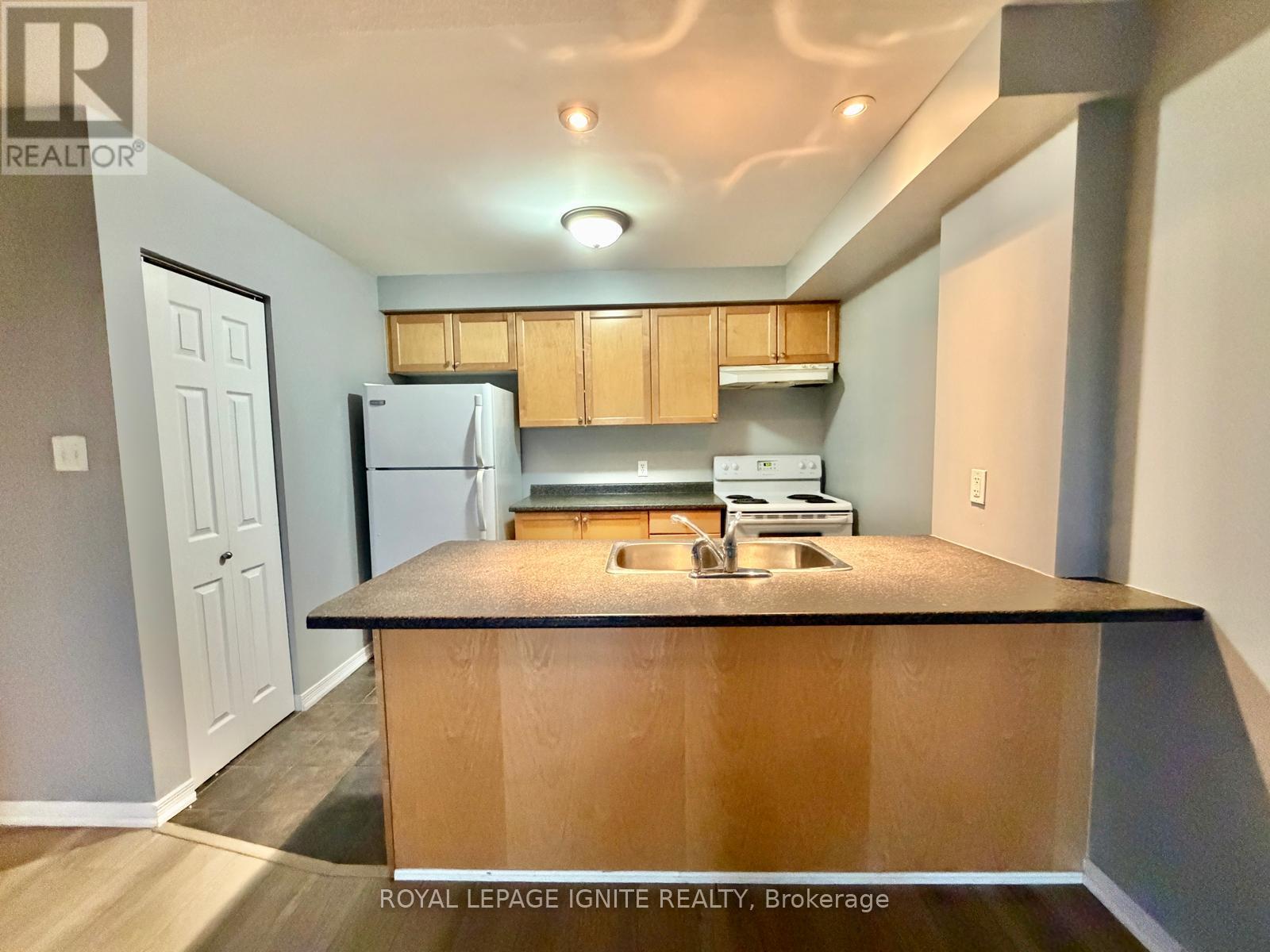 304 - 128 Aspen Springs Drive, Clarington, Ontario  L1C 0G9 - Photo 9 - E13031698