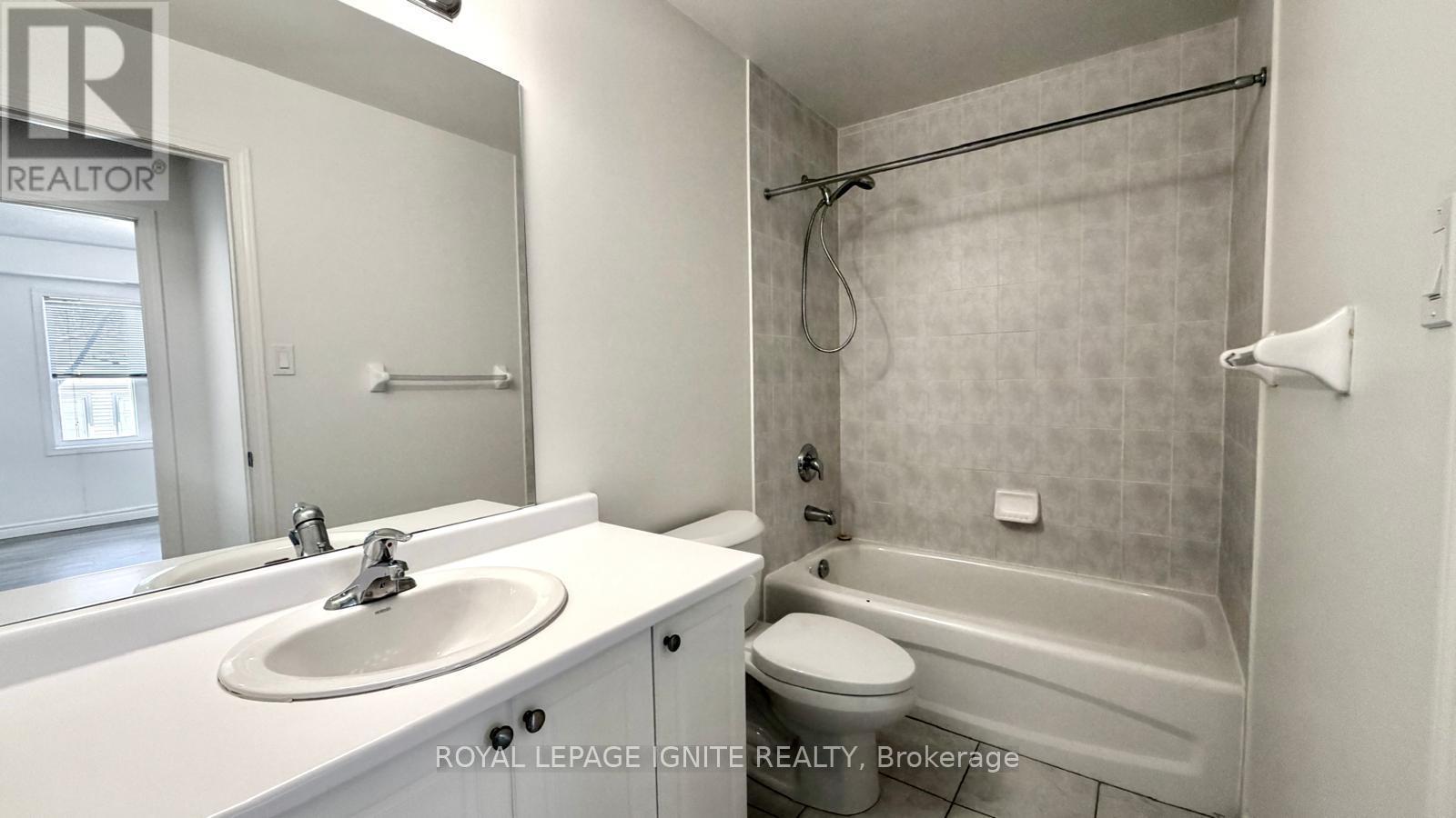 105 - 128 Aspen Springs Drive, Clarington, Ontario  L1C 0G9 - Photo 12 - E13031718