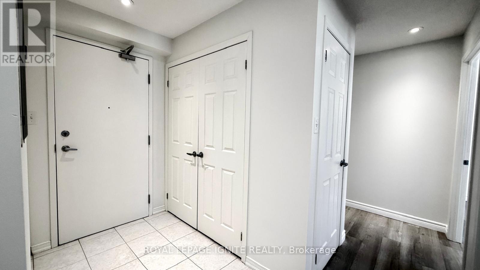 105 - 128 Aspen Springs Drive, Clarington, Ontario  L1C 0G9 - Photo 2 - E13031718