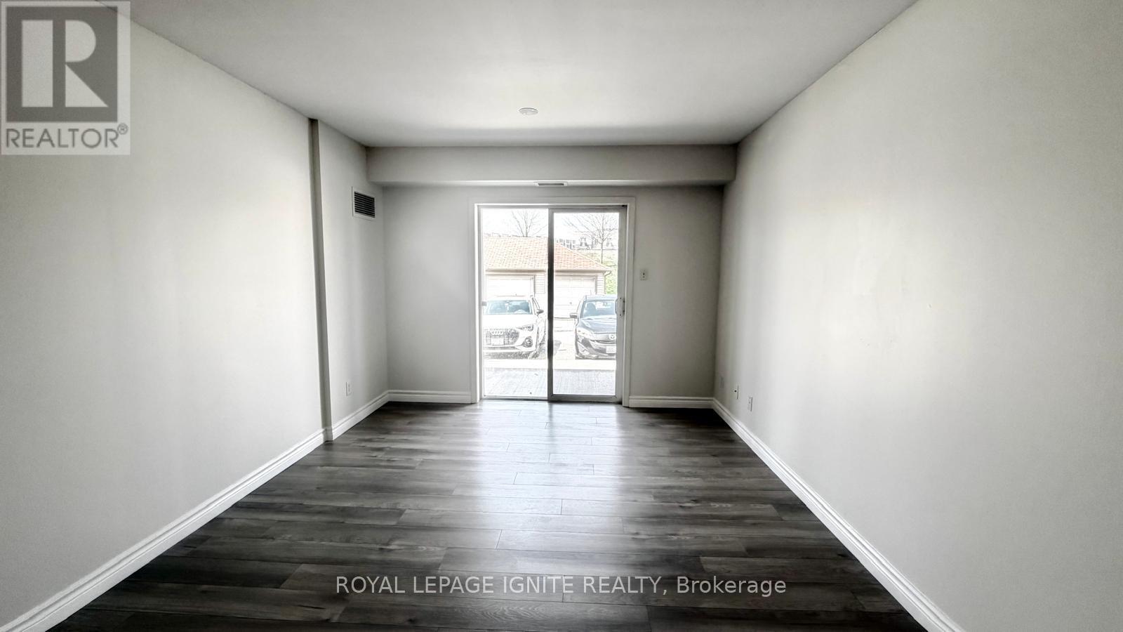 105 - 128 Aspen Springs Drive, Clarington, Ontario  L1C 0G9 - Photo 3 - E13031718