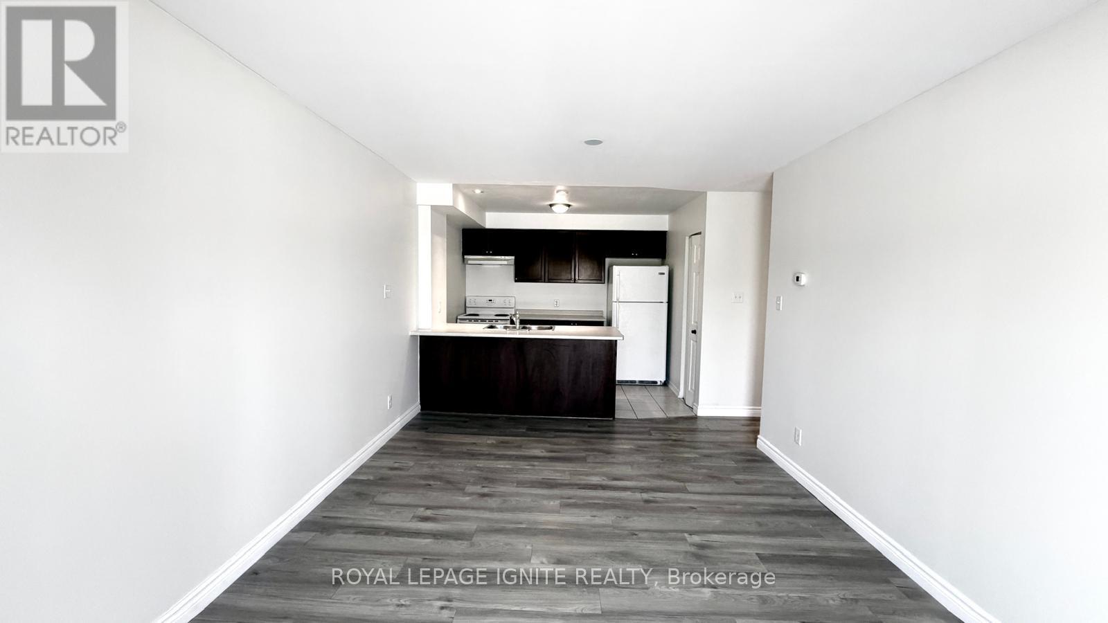 105 - 128 Aspen Springs Drive, Clarington, Ontario  L1C 0G9 - Photo 4 - E13031718