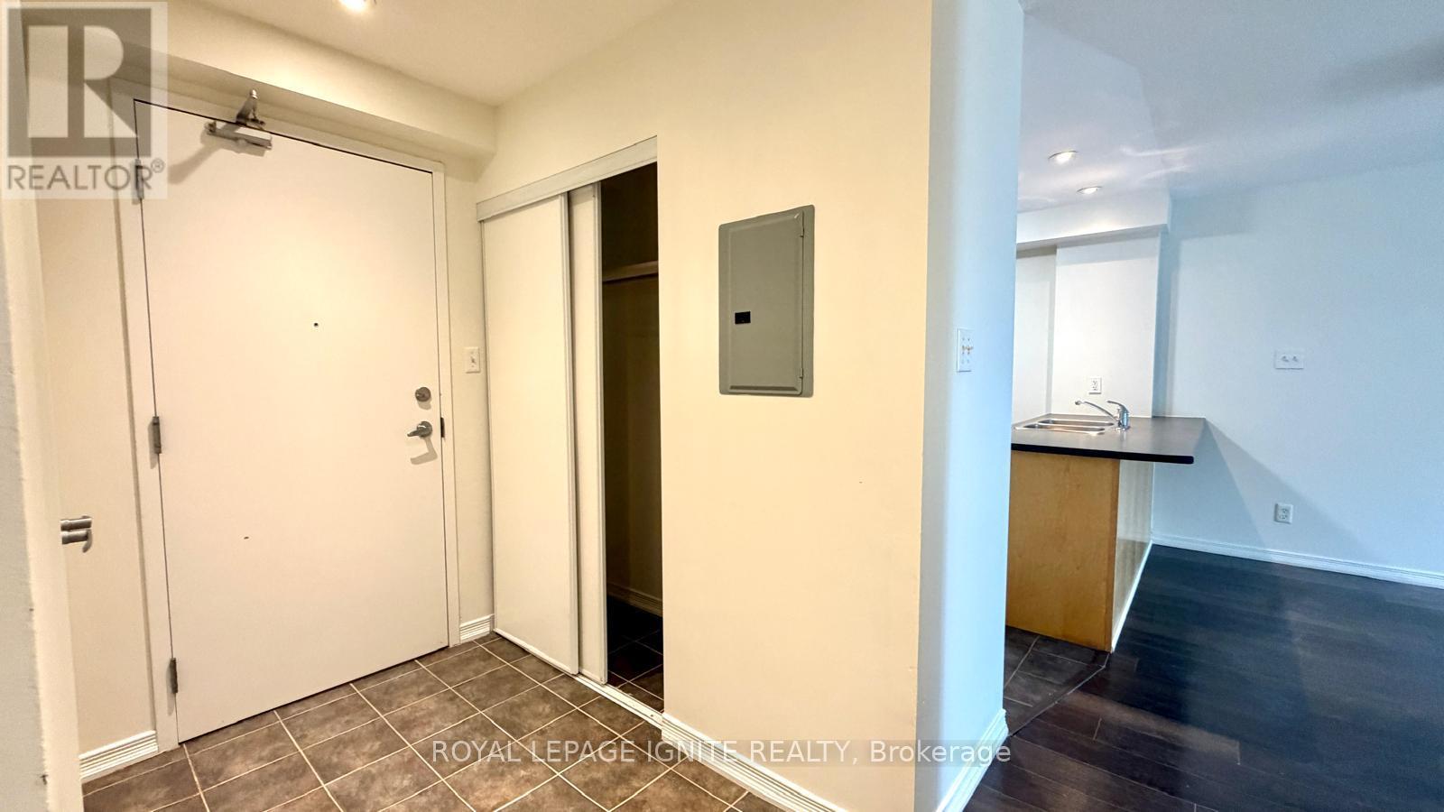 310 - 128 Aspen Springs Drive, Clarington, Ontario  L1C 0G9 - Photo 3 - E13031730