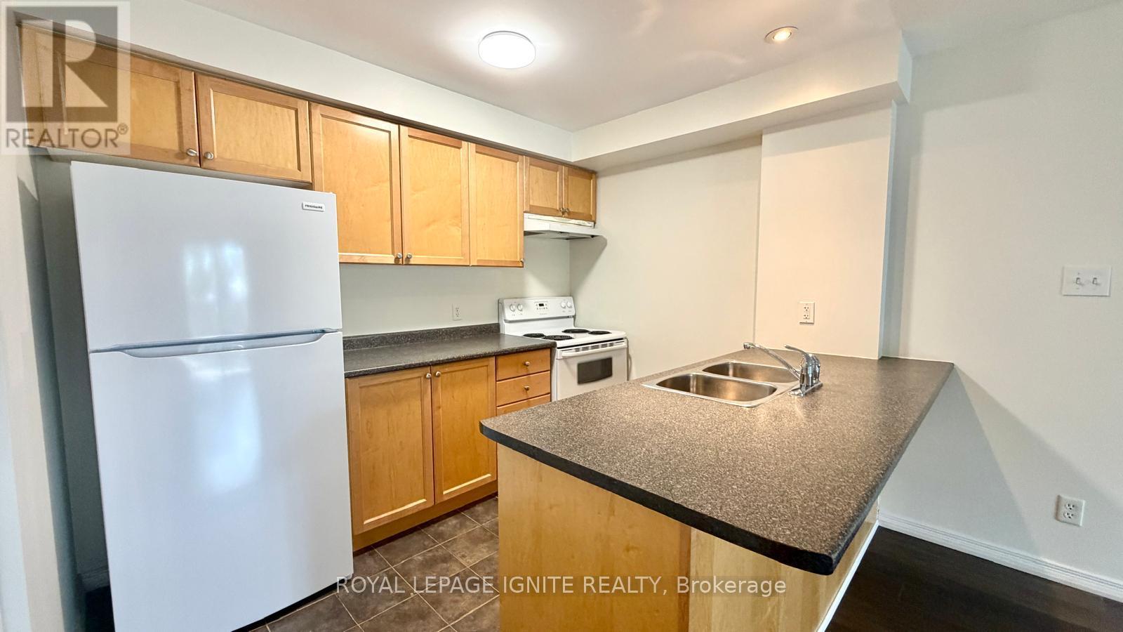 310 - 128 Aspen Springs Drive, Clarington, Ontario  L1C 0G9 - Photo 5 - E13031730