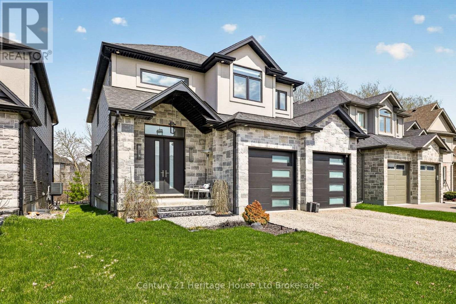 349 Masters Drive, Woodstock, Ontario  N4T 0L2 - Photo 3 - X13031590