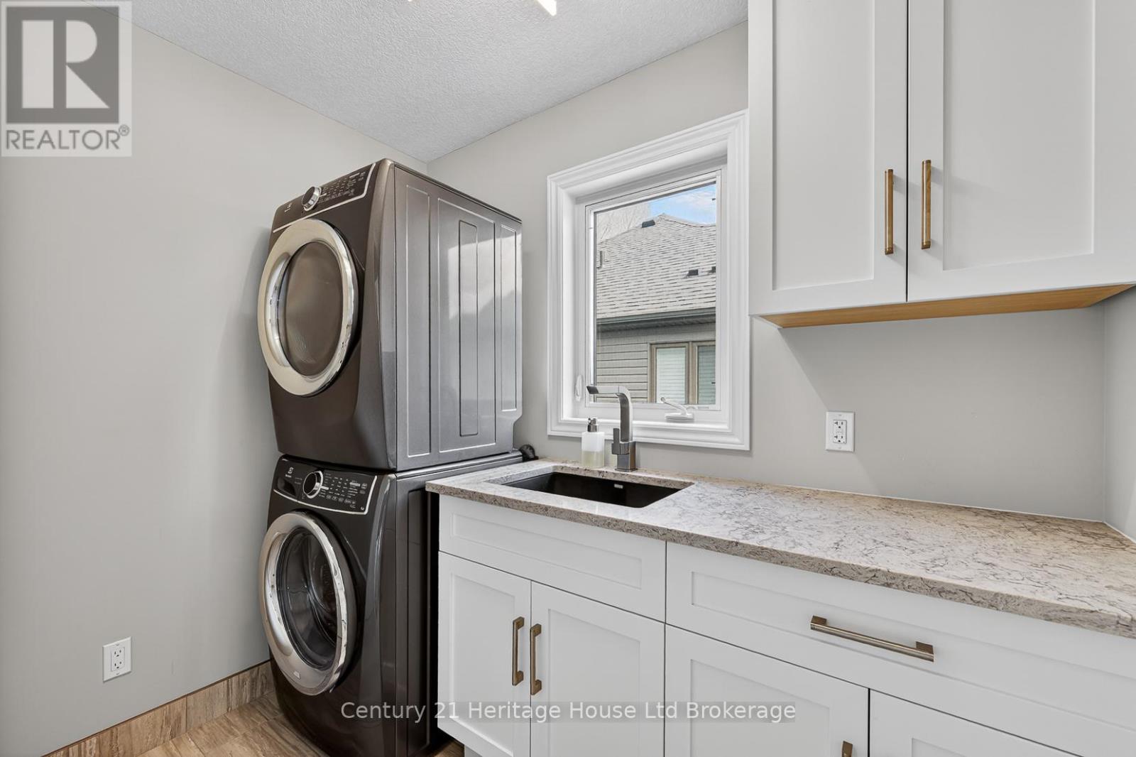 349 Masters Drive, Woodstock, Ontario  N4T 0L2 - Photo 33 - X13031590