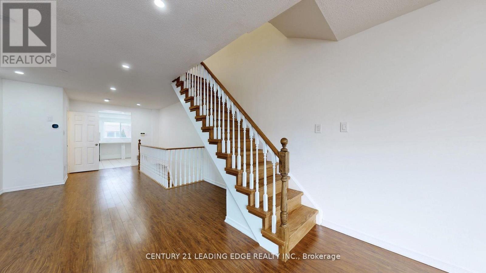 38 Rumi Crescent, Toronto, Ontario  M4A 2X6 - Photo 11 - C13031662