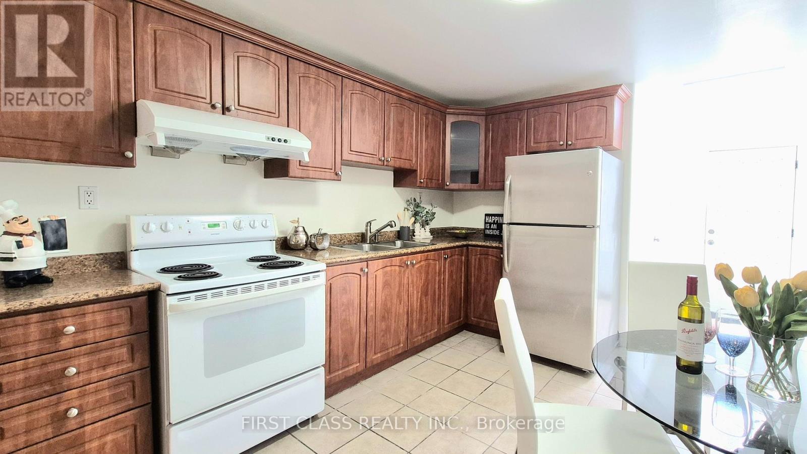 356 Wallace Avenue, Toronto, Ontario  M6P 3P2 - Photo 10 - W13028384