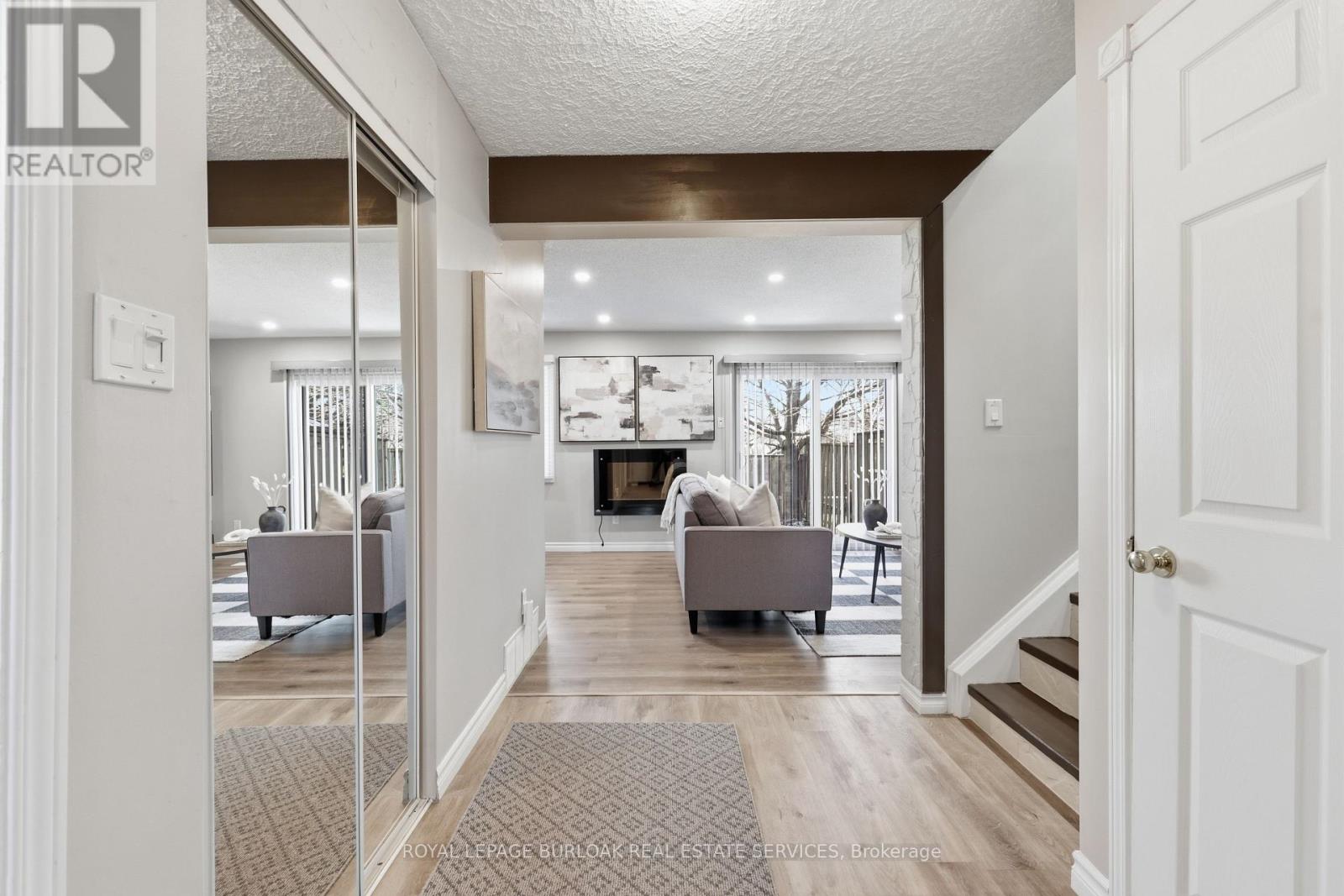 154 - 11 Queenslea Drive, Hamilton, Ontario  L8W 1T7 - Photo 3 - X12979080