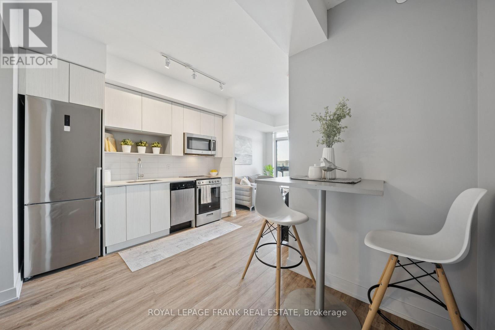 409 - 630 Greenwood Avenue, Toronto, Ontario  M4J 0A8 - Photo 1 - E13006122