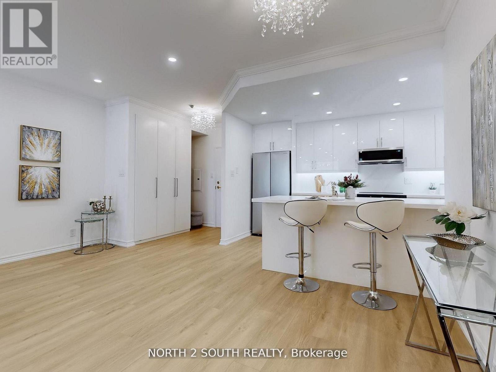 Ph27 - 32 Clarissa Drive W, Richmond Hill (Harding), Ontario  L4C 9R7 - Photo 5 - N13031612