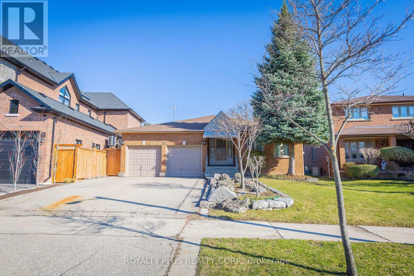 19 RAVINE COURT, Vaughan, Ontario