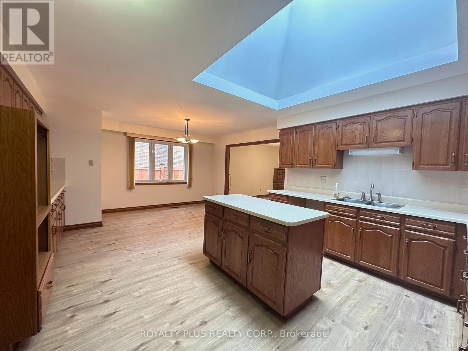 19 Ravine Court, Vaughan, Ontario  L4L 7B9 - Photo 6 - N13031694