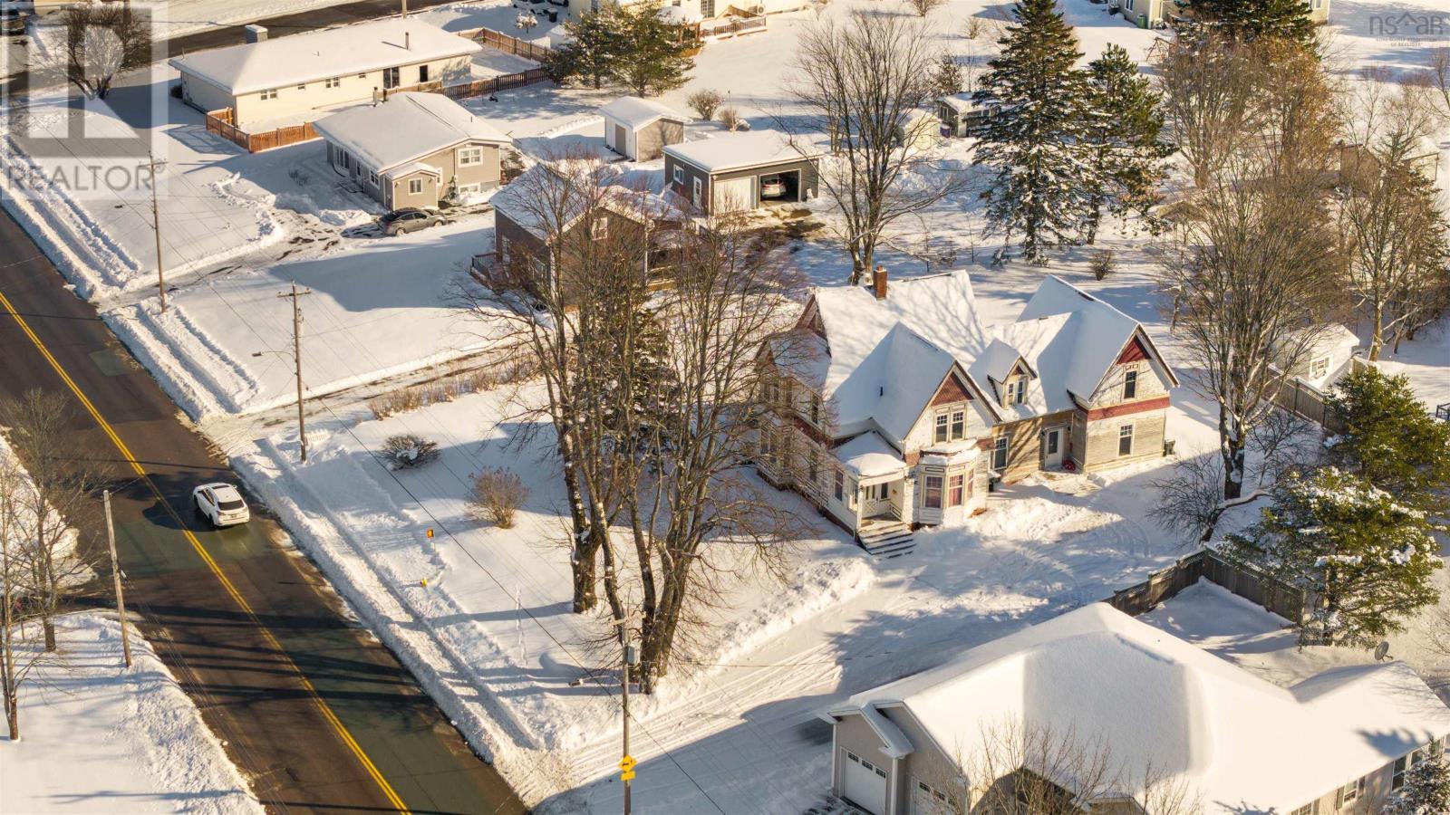 251 Victoria Street E, Amherst, Nova Scotia  B4H 1Z1 - Photo 1 - 202601348