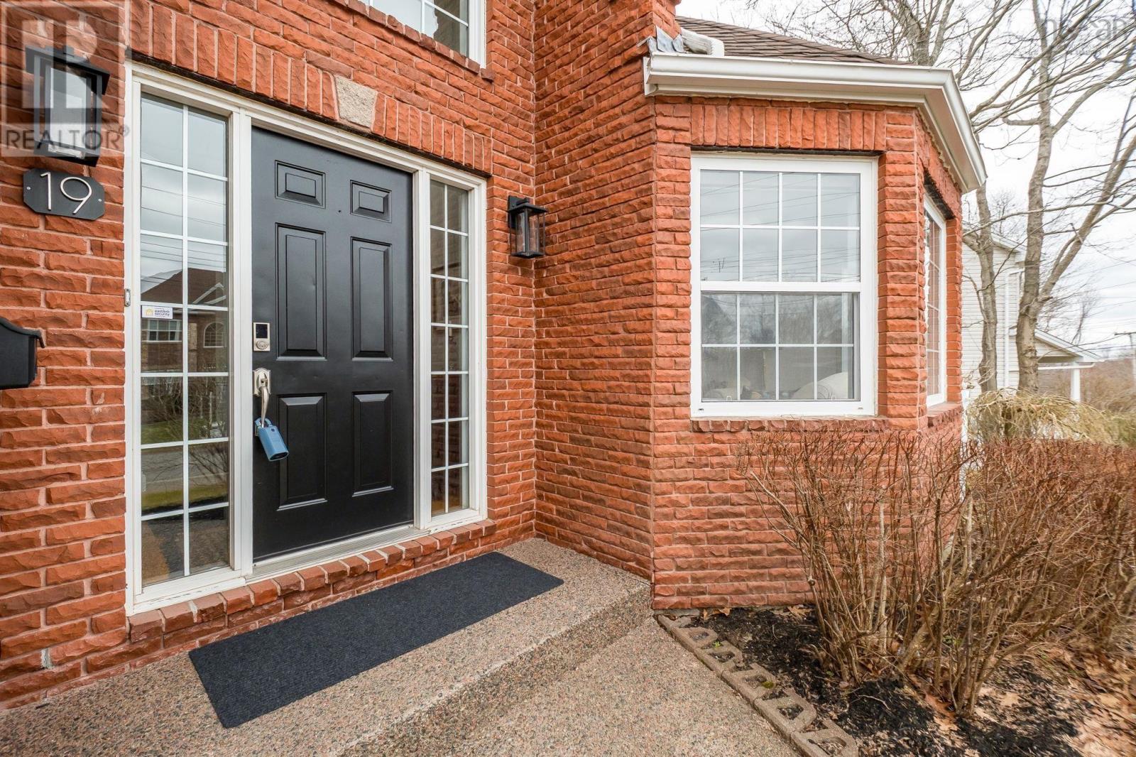 19 Quinn Court, Bedford, Nova Scotia  B4A 4B3 - Photo 2 - 202603487
