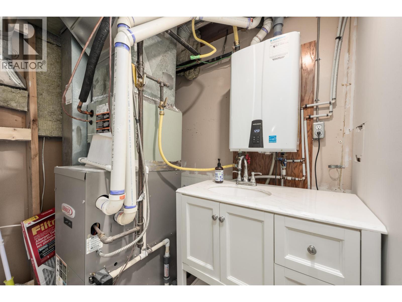 1991 Cedar Village Crescent, North Vancouver, British Columbia  V7J 3P5 - Photo 28 - R3114222