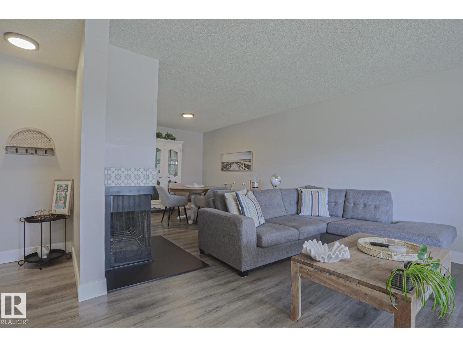 #7 2204 118 St Nw, Edmonton, Alberta  T6J 4H1 - Photo 3 - E4483543