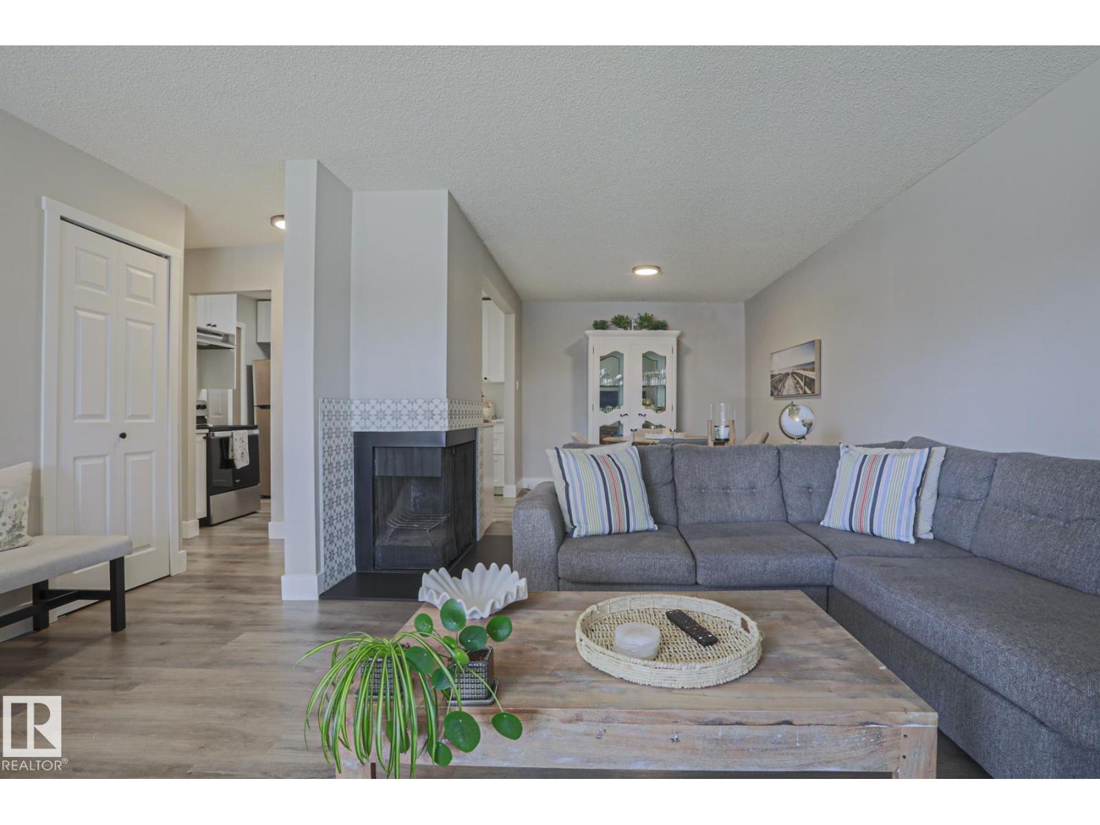 #7 2204 118 St Nw, Edmonton, Alberta  T6J 4H1 - Photo 4 - E4483543