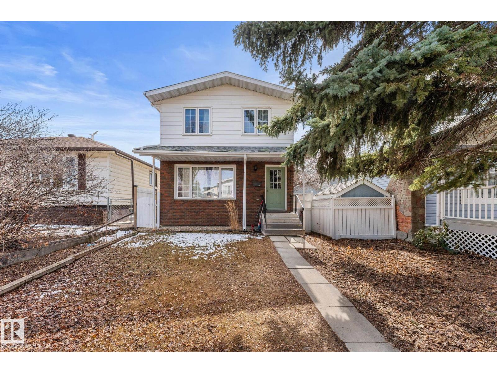 8759 92 AV NW, edmonton, Alberta
