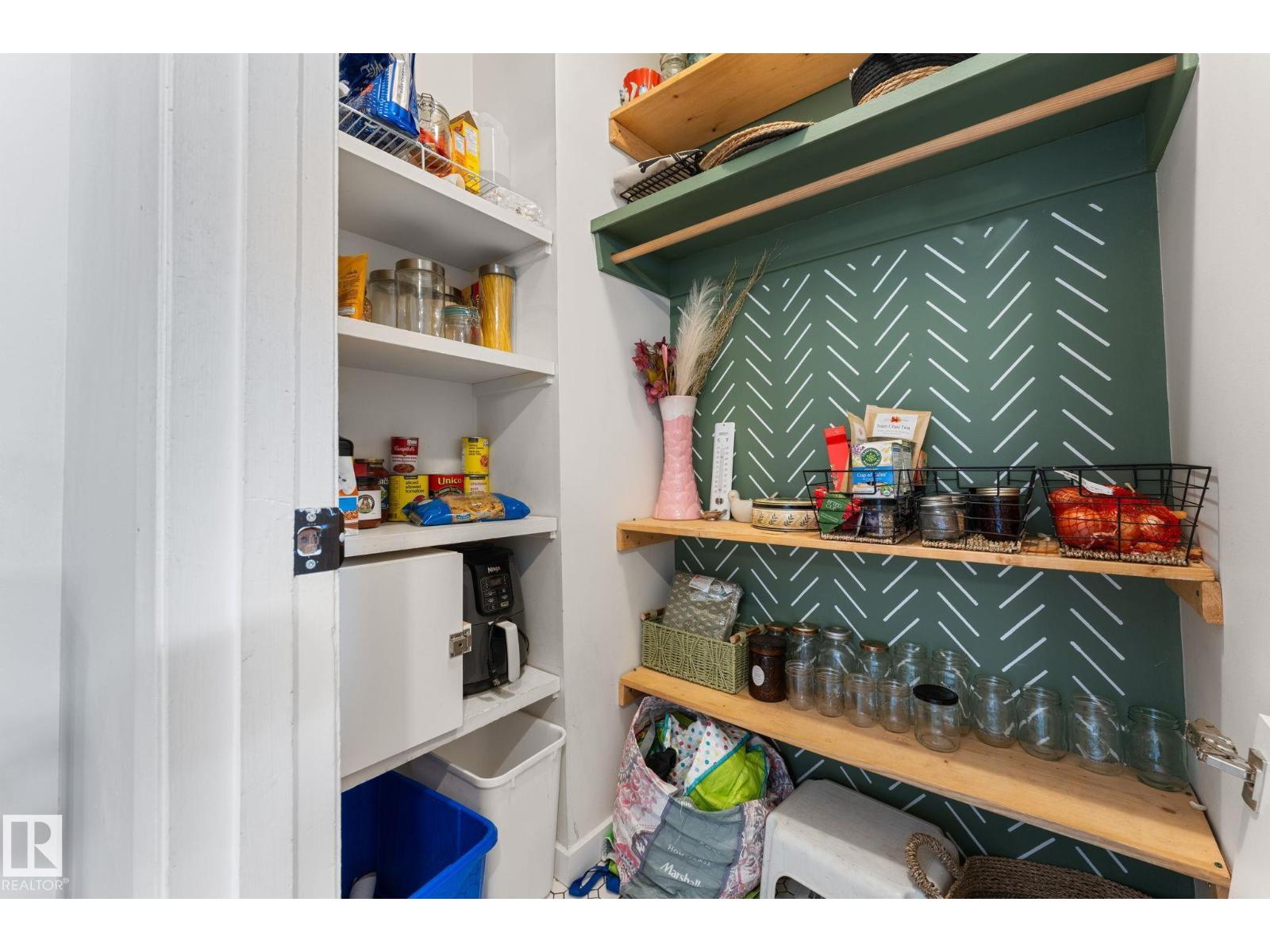 8759 92 Av Nw, Edmonton, Alberta  T6C 1S2 - Photo 19 - E4483544