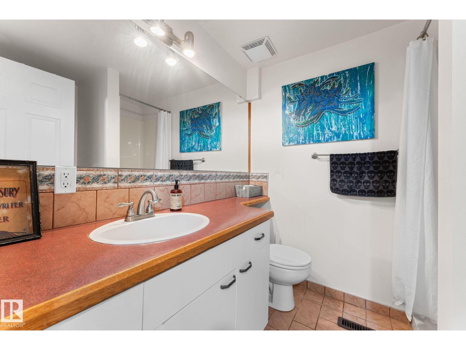 8759 92 Av Nw, Edmonton, Alberta  T6C 1S2 - Photo 32 - E4483544