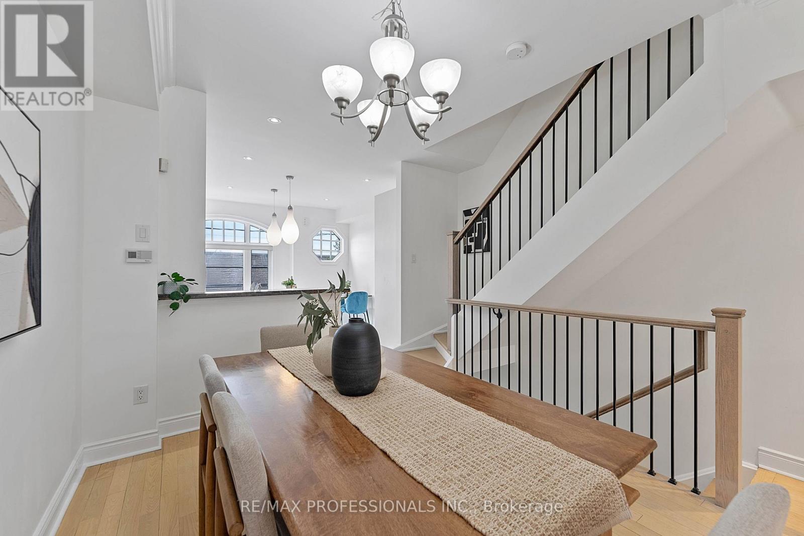 819b Oxford Street, Toronto, Ontario  M8Z 0B3 - Photo 17 - W13031606