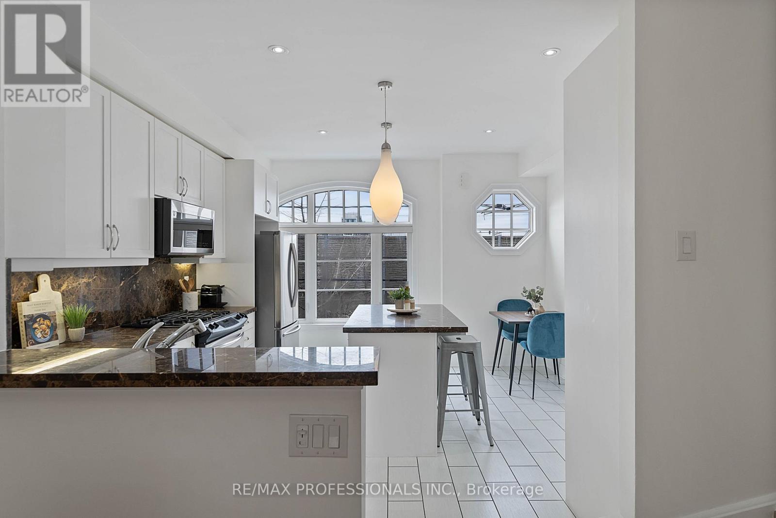 819b Oxford Street, Toronto, Ontario  M8Z 0B3 - Photo 18 - W13031606