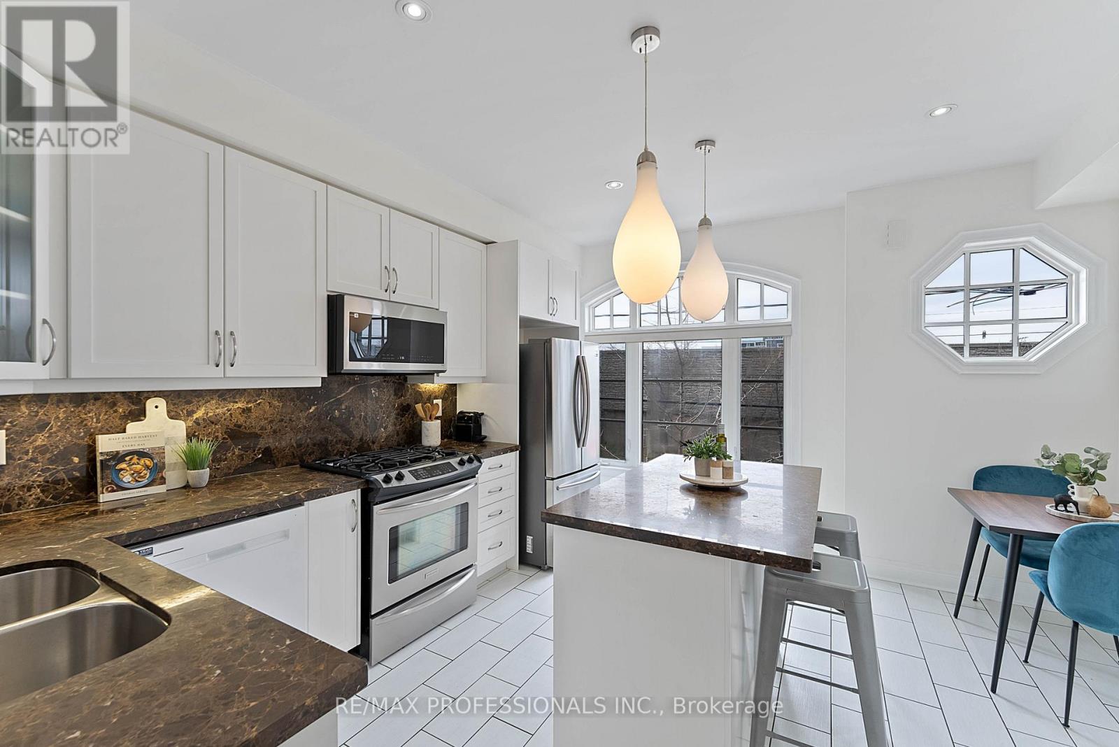 819b Oxford Street, Toronto, Ontario  M8Z 0B3 - Photo 19 - W13031606