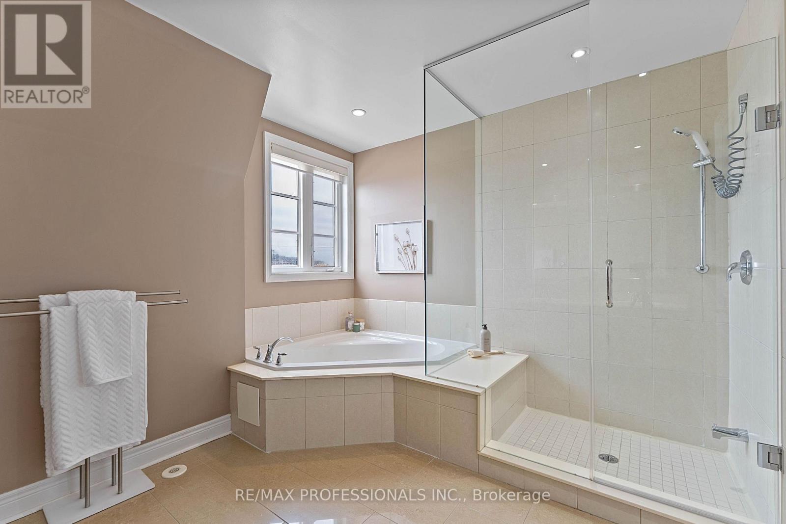 819b Oxford Street, Toronto, Ontario  M8Z 0B3 - Photo 45 - W13031606