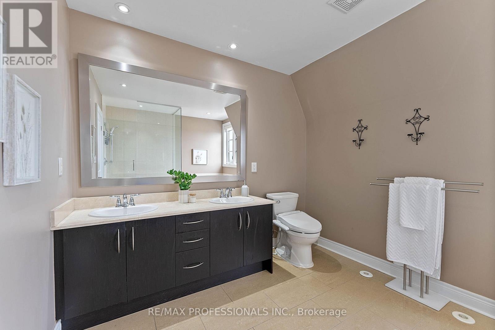 819b Oxford Street, Toronto, Ontario  M8Z 0B3 - Photo 47 - W13031606