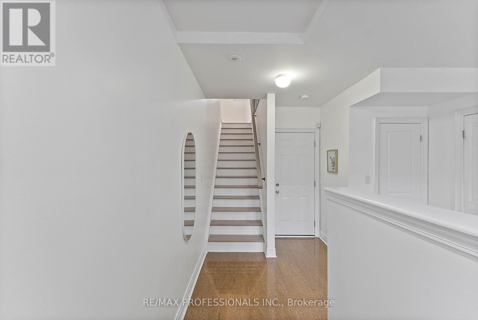 819b Oxford Street, Toronto, Ontario  M8Z 0B3 - Photo 8 - W13031606