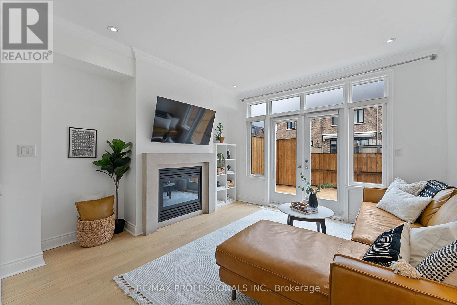 819b Oxford Street, Toronto, Ontario  M8Z 0B3 - Photo 9 - W13031606