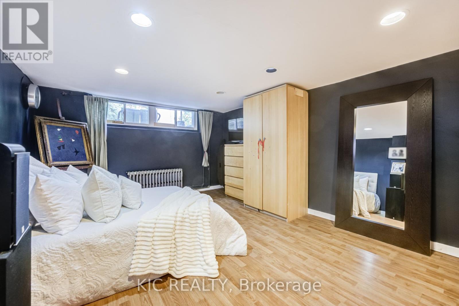 58 Coe Hill Drive, Toronto, Ontario  M6S 3C8 - Photo 27 - W13031700