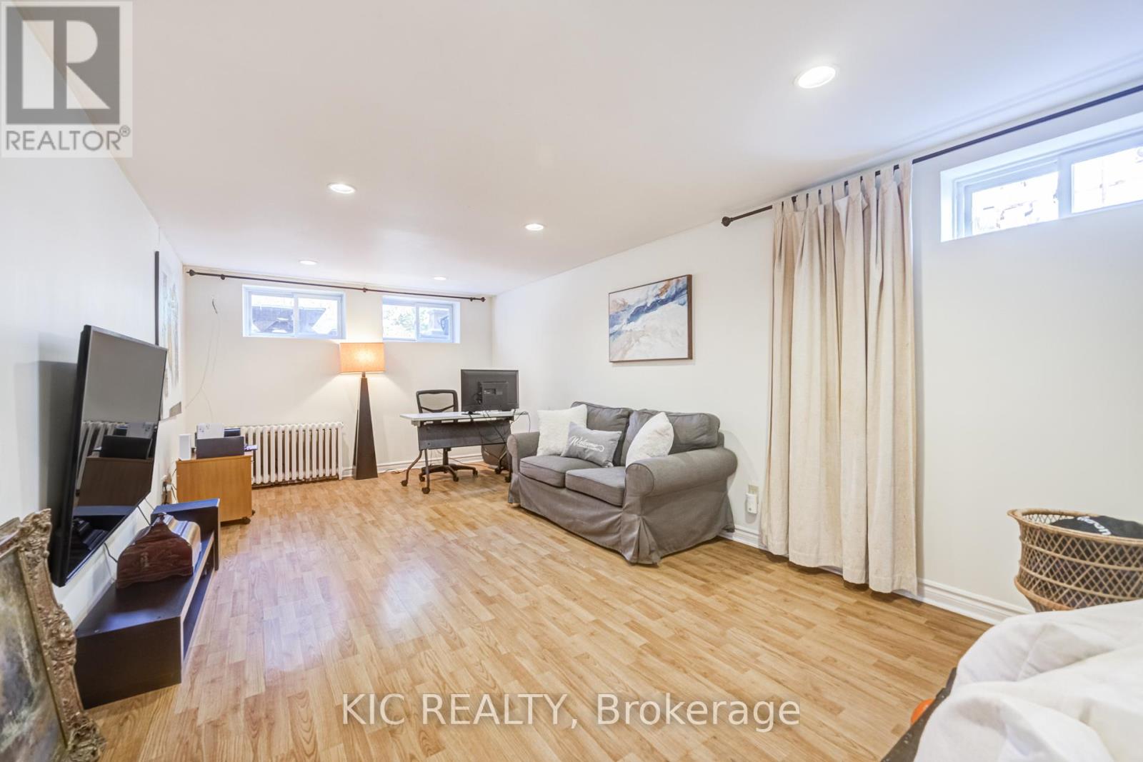 58 Coe Hill Drive, Toronto, Ontario  M6S 3C8 - Photo 28 - W13031700