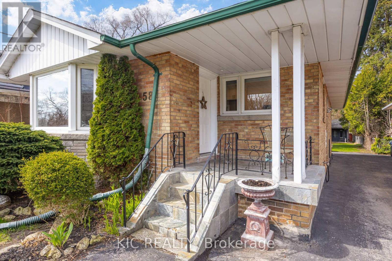 58 Coe Hill Drive, Toronto, Ontario  M6S 3C8 - Photo 3 - W13031700