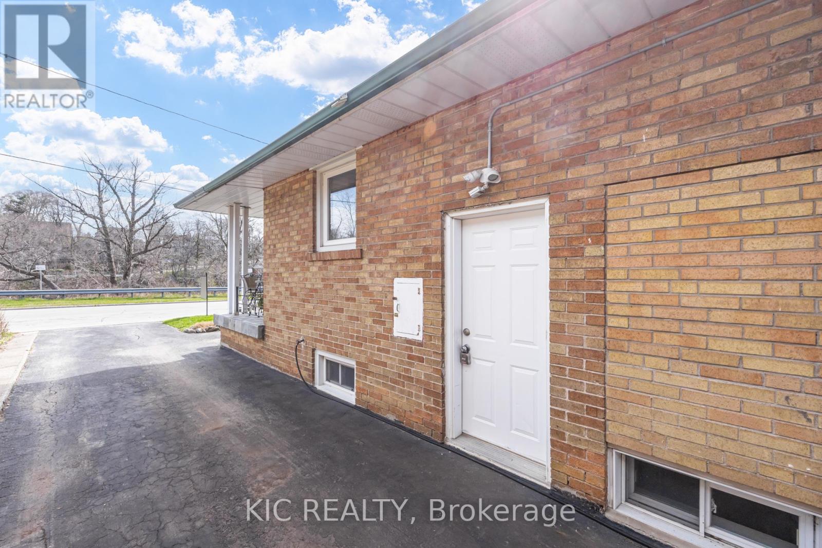 58 Coe Hill Drive, Toronto, Ontario  M6S 3C8 - Photo 33 - W13031700